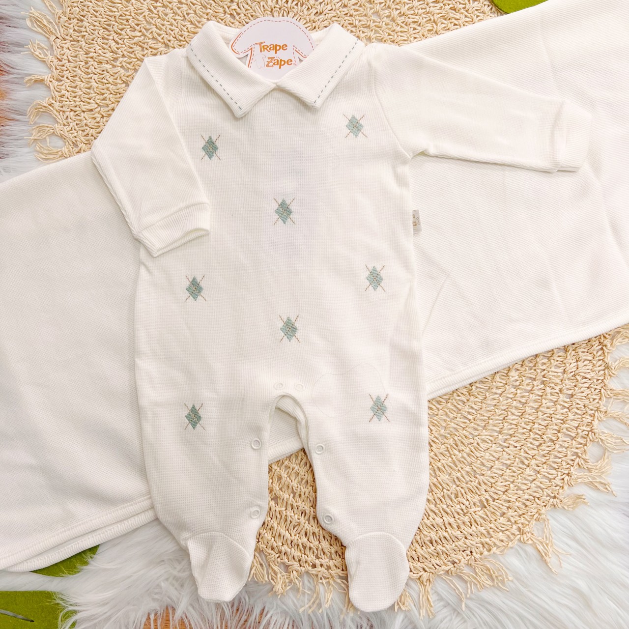 Saída de Maternidade Tricotil (Tricot 100% Algodão) - Off White Losango
